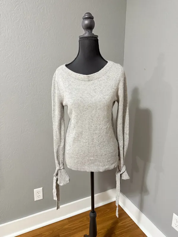 Banana Republic Grey Wool & Cashmere Blend Flipucci Sweater Size M. - Image 2
