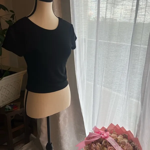 Edikted Black Open-Back Short Sleeve Tee - Image 7