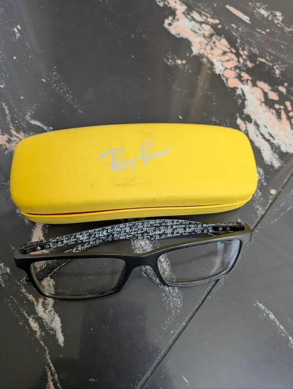 Ray-Ban Eyeglasses Frames And Case - Image 2