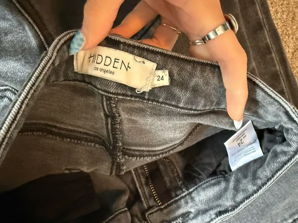 Hidden Jeans - Image 5