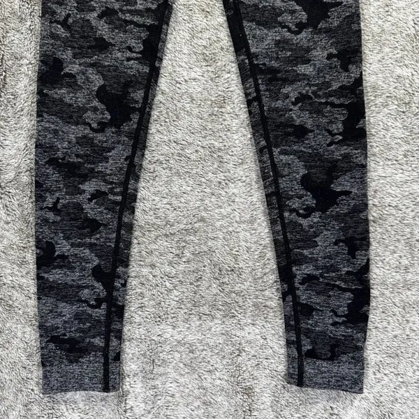 Gymshark Adapt Camo Seamless Leggings Sz XS - Image 3