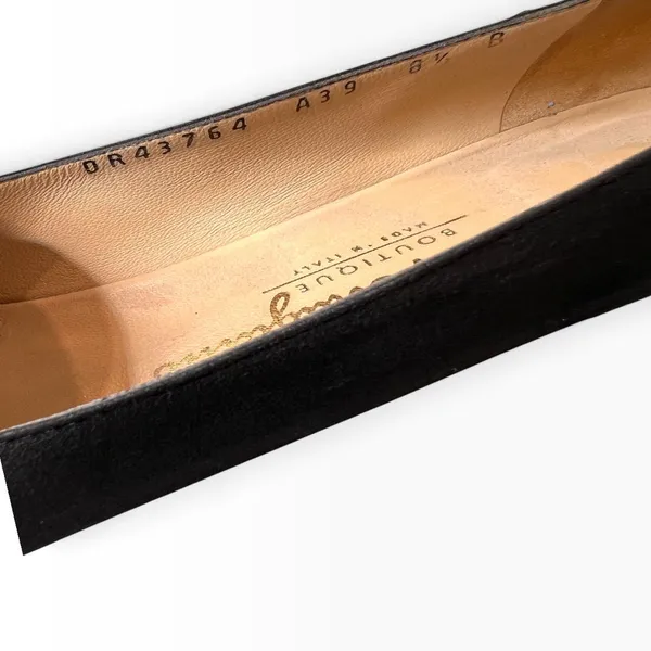 8.5 vintage Salvatore Ferragamo black suede loafer pump tassel women's shoe - Image 9