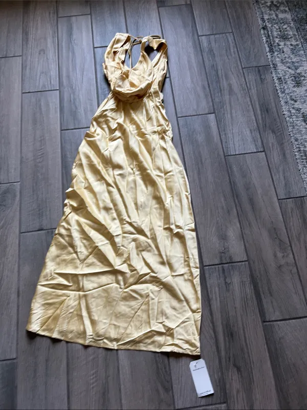 Abercrombie & Fitch Pale Yellow Satin Halter Maxi Dress - Image 4