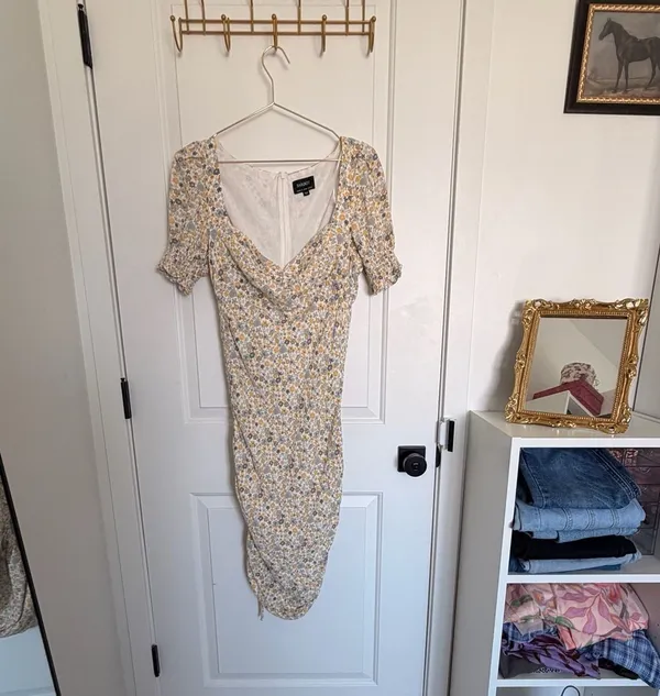 Bardot Cindy Floral Ruched Sweetheart Midi Dress - Image 2