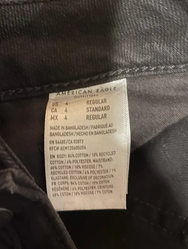 American Eagle Ripped Mom Jeans Black - Image 4