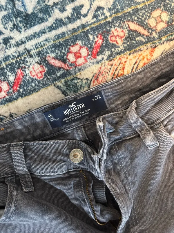 Hollister Black Ultra High-Rise Baggy Jeans - Image 2