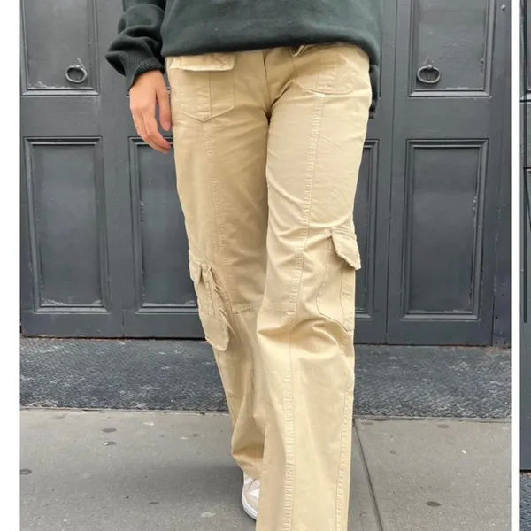 Brandy Melville Women's Cream and Tan Trousers - Image 5