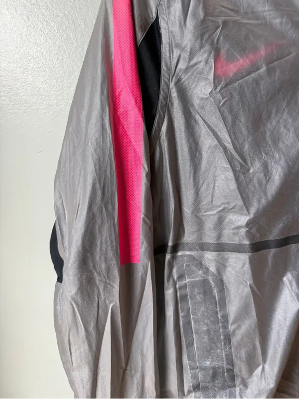 Nike Women’s Gray Pink Lightweight Running Windbreaker Jacket - Image 4
