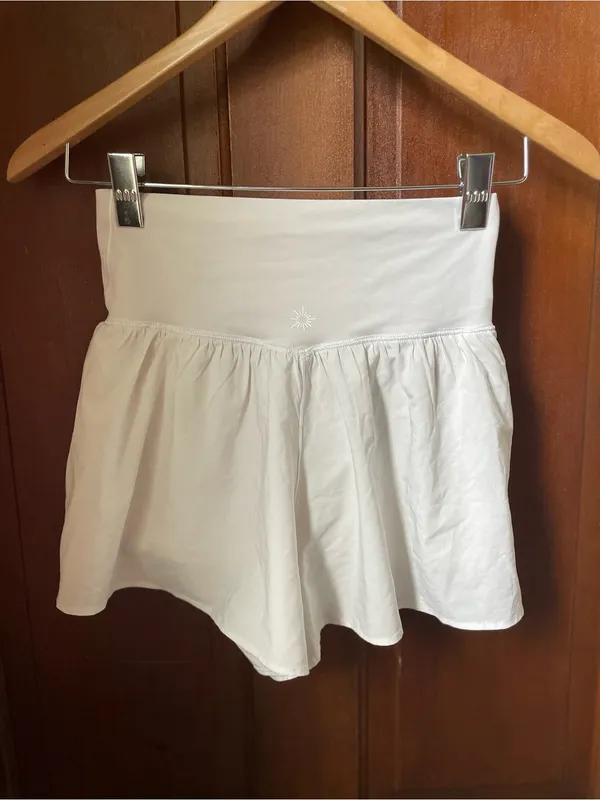 offline by aerie women's small light gray athletic shorts - Image 5