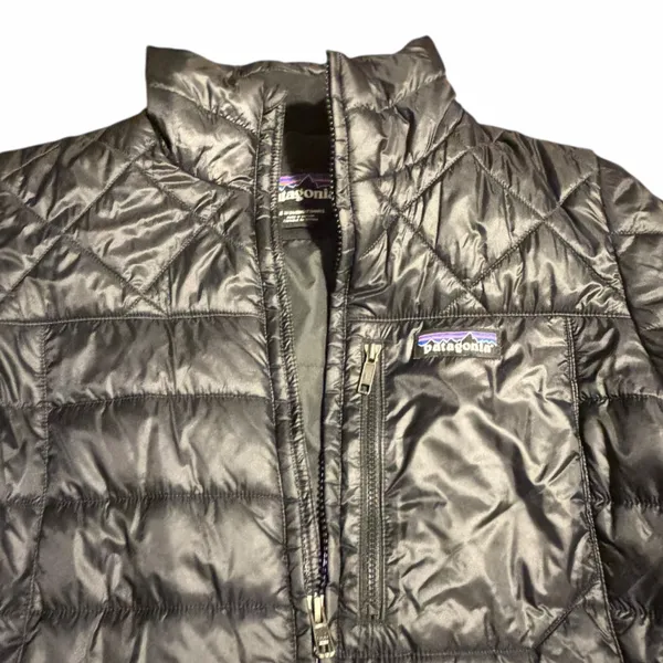 Patagonia Women’s Light Weight Black Puffer Jacket Medium - Image 2