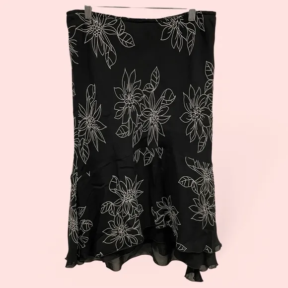Y2K flowy whimsigoth black floral midi ruffle skirt goth glamour - Image 2