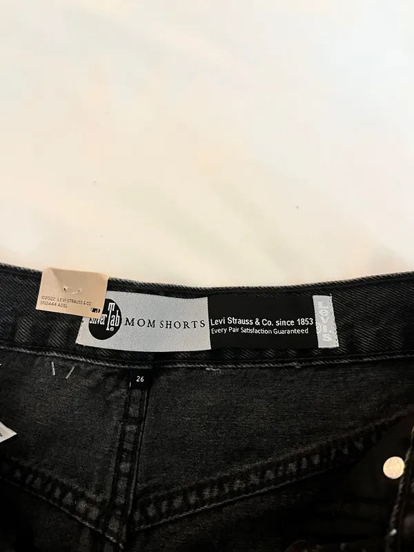 Levi’s Mom Shorts - Image 4