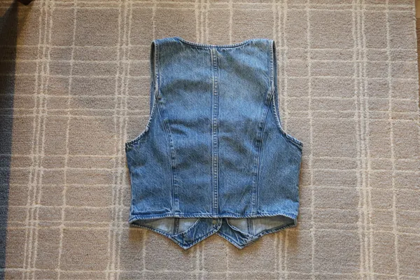 Aritzia Denim Forum Mia 90s Denim Vest - Image 3