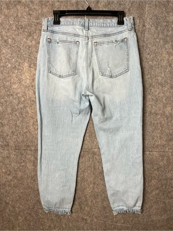 Abercrombie & Fitch Woman’s‎ Size 10 Light Wash Women’s High Rise Mom Jeans - Image 8
