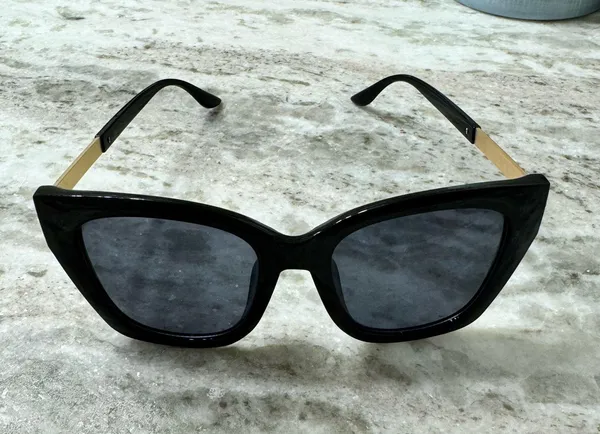 Sunglasses Black - Image 4