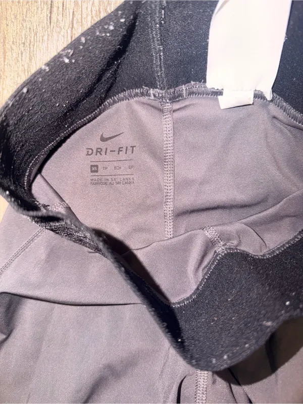 Nike Pro Gray Dri Fit Leggings - Reflective Swoosh XS; bandage logo detail - Image 3