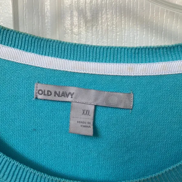 FINAL MARKDOWN Old navy top xxl - Image 3