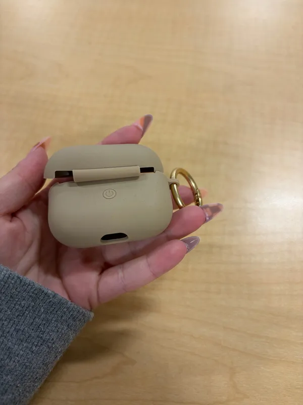 Apple AirPods Pro 2nd Generation case with clip  - Image 3
