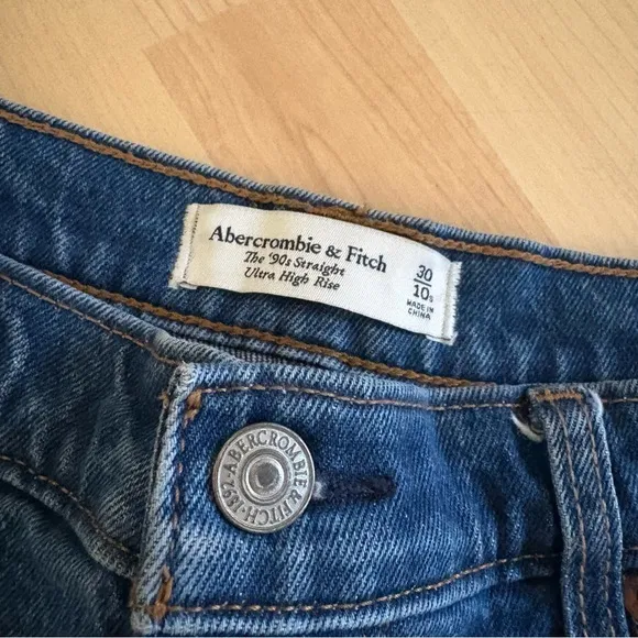 ABERCROMBIE & FITCH 90s Straight Ultra High Rise Jeans‎ Size 10/30 Short - Image 2