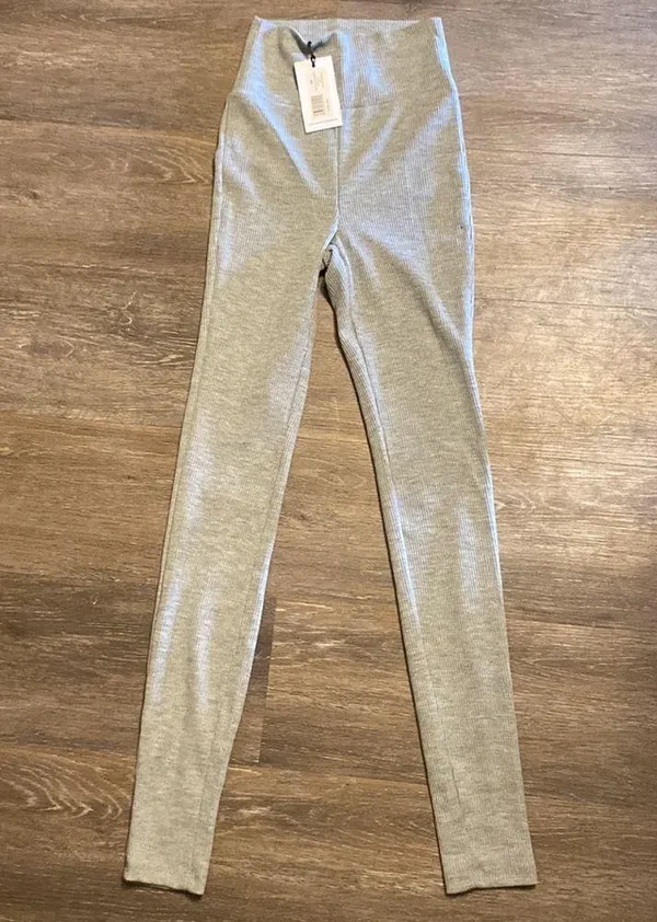WeWoreWhat Light Grey Waffle Knit High Rise Leggings Size XS - Image 2
