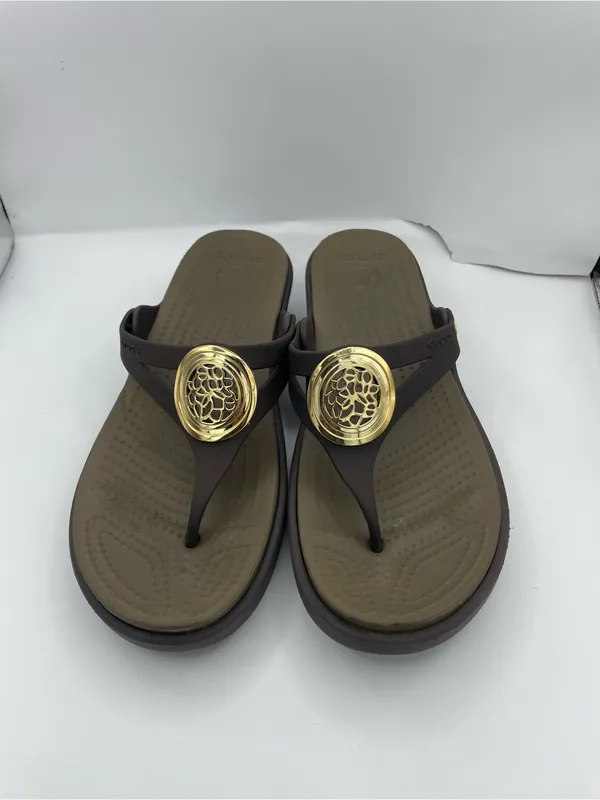 Crocs Sanrah brown gold medallion wedge sandals flip flop slide women's Size 7 - Image 2