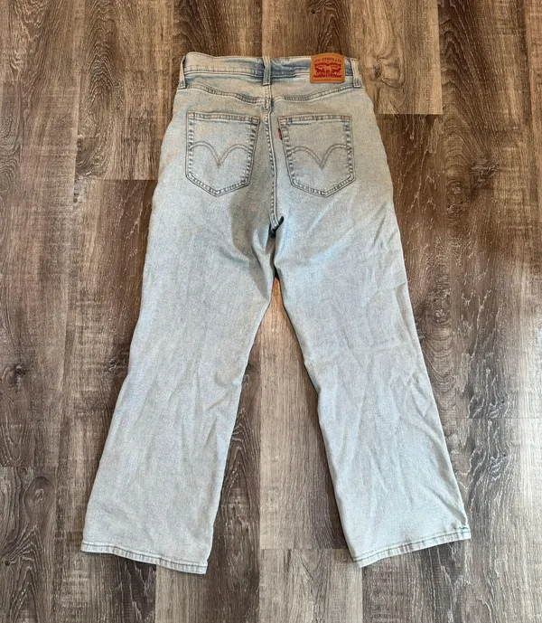 Levi’s High Waisted Crop Flares - Image 2