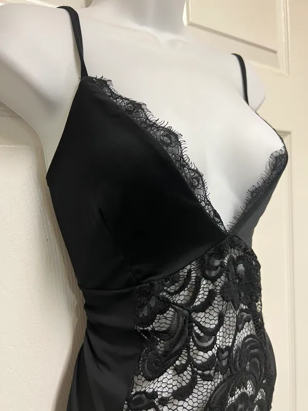Nasty Gal Black Body Party Lace Plunging V Bodysuit - Image 7