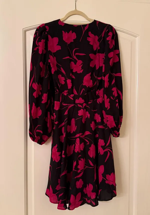 Banana Republic a Dress Bell Sleeves - Image 3