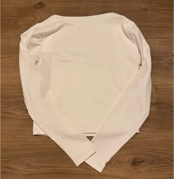 White Long Sleeve Top Abercrombie - Image 2