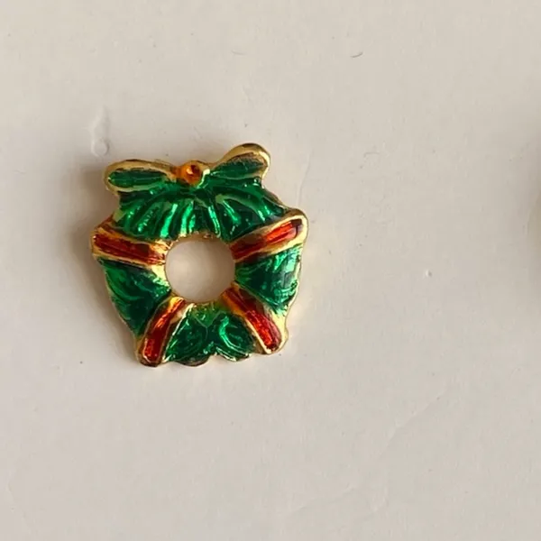 Cloisonne Style Enameled Christmas Holiday Wreath Earrings - Vintage - Image 3