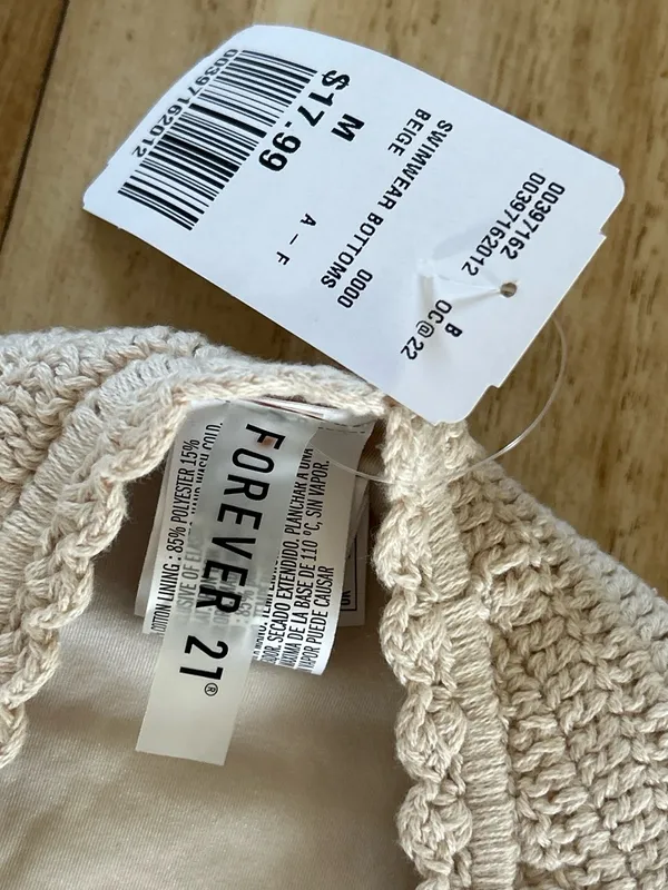 Cream crochet lace bikini bottoms size M NWT Forever 21 - Image 3