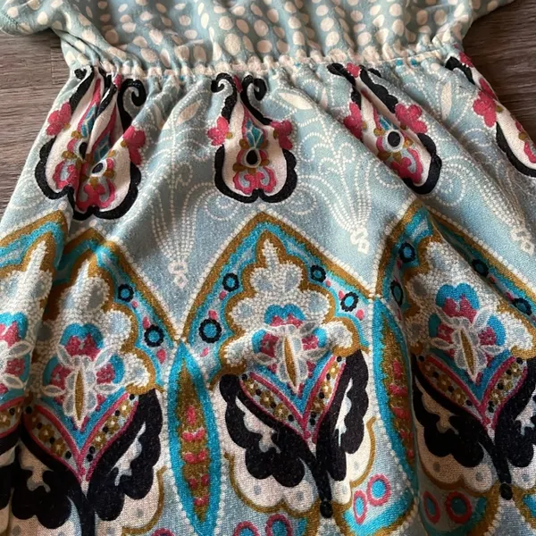 Charlotte Russe Pastel Paisley Tunic Size Small - Image 10