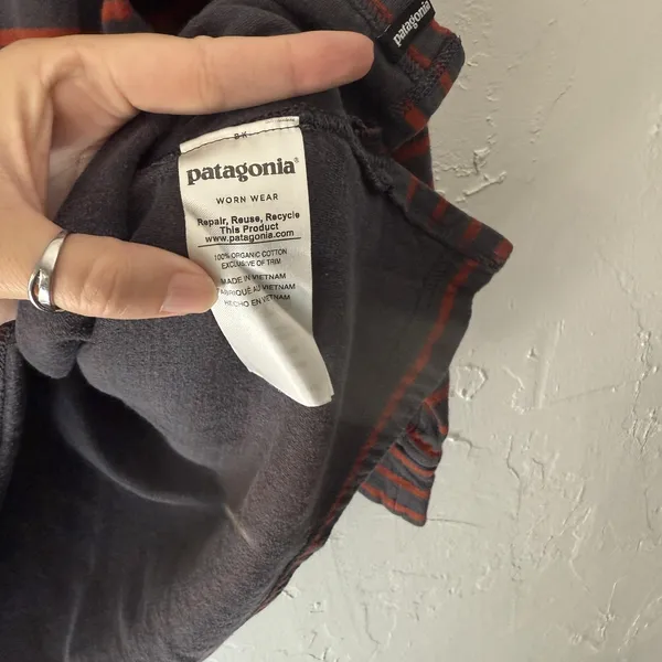 Patagonia Shirt Medium Gray Red Striped Organic‎ Cotton Long Sleeve Casual - Image 5
