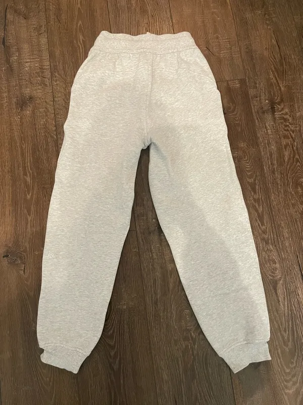 Lululemon size 0 Scuba Joggers in Core Ultra Light Grey - Image 2