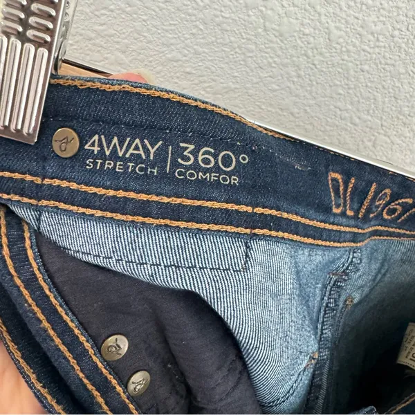 DL1961 Roxy Kick Flare Dark Blue Wash Denim Jean Women’s Size 27 Stretch Midrise - Image 10