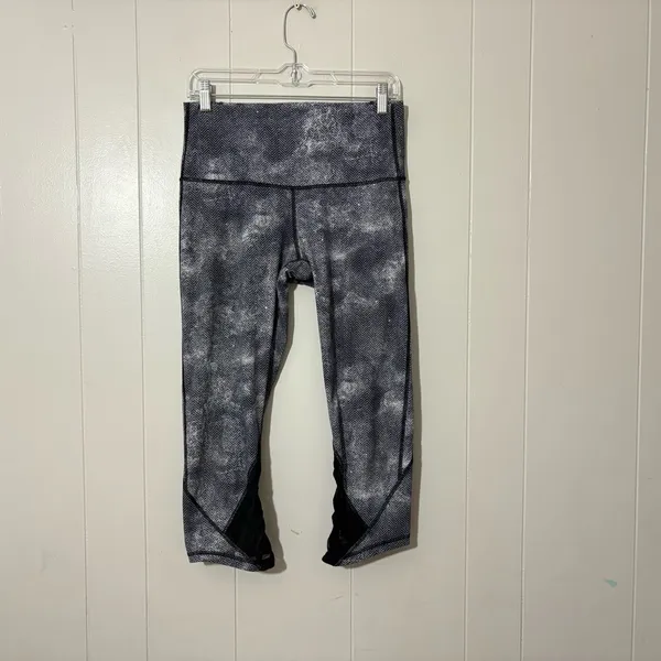 Lululemon Essential Rhythm Crop Leggings Size 10 Black Gray Mesh Luxtreme - Image 3