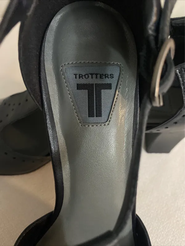 Trotters women’s dark gray T-Strap heels pump shoes size 7.5 - Image 6