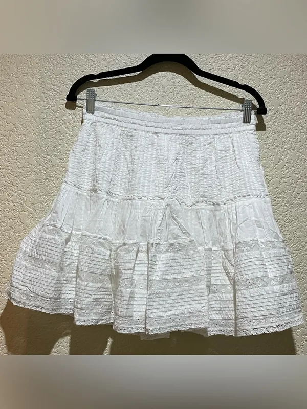 Unsubscribed Brand NWT White Tiered Mini Skirt with Lace Trim Size XS - Image 3