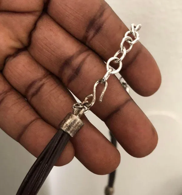 2000s y2k grunge whimsygoth Premier design engraved silver cross pendant necklace faux leather cord - Image 4