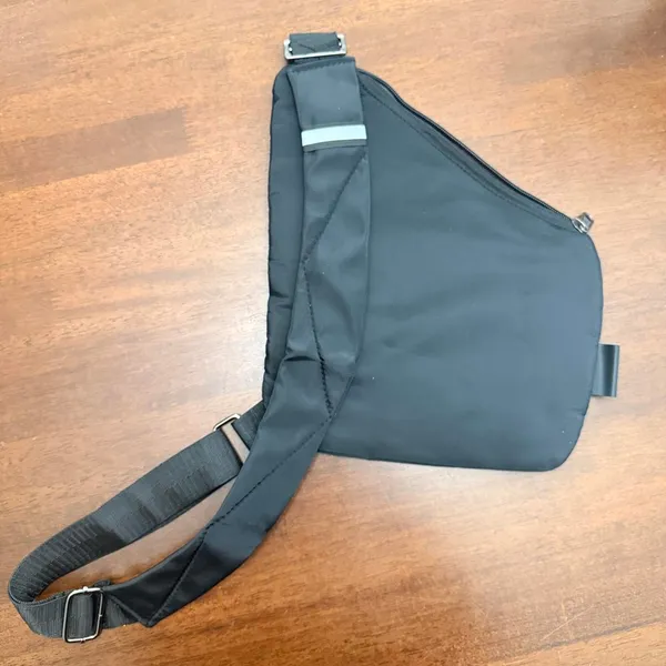 LPnd Black & Gray Sling Bag - Image 2