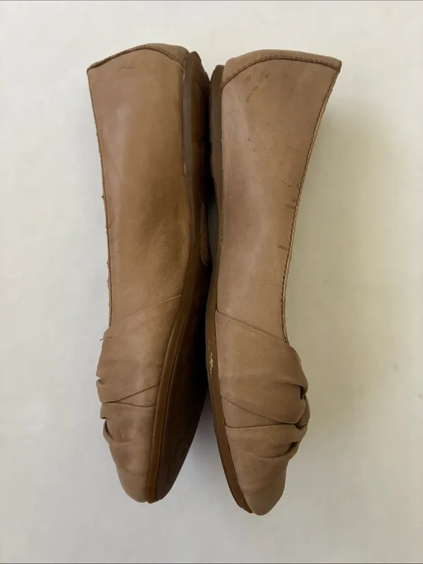 Born Tan Knotted Leather Ballet Flats Size 7 - Image 10