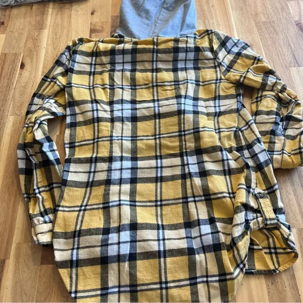 No Boundaries Yellow Plaid Flannel Hoodie Shirt M (7–9) - Image 5
