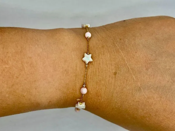 Star Seashell Gold Chain Bracelet with Seashell Beads - Image 3