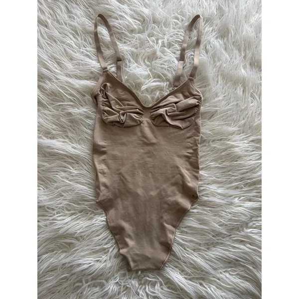 Skims Seamless Sculpt Low Back Thong Bodysuit Clay Size Large - Image 2