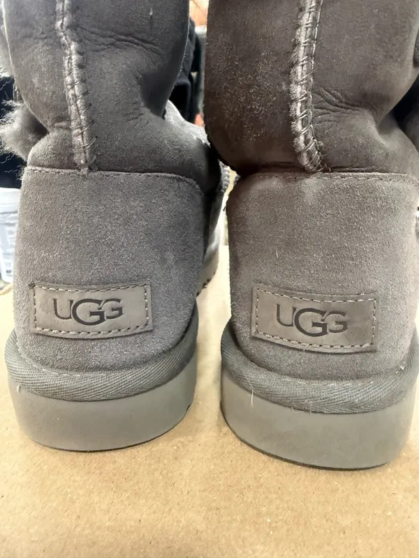 UGG Boots Suede - Image 4