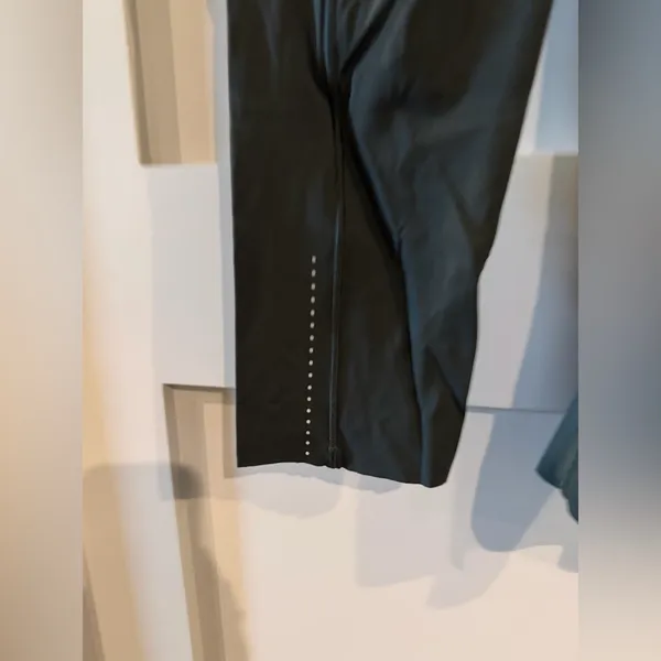 Lululemon Fast & Free Crop II *Nulux 19" Dark Olive - Image 2