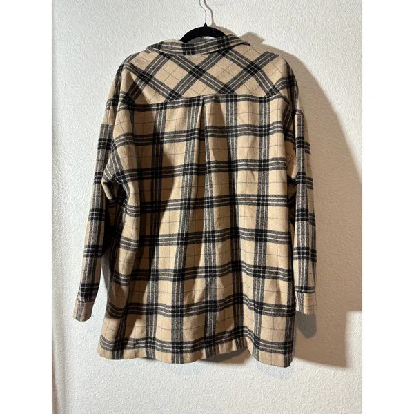 Windsor Women's Size M Tan Plaid Shirt Jacket Shacket Flannel *Missing Button* - Image 2