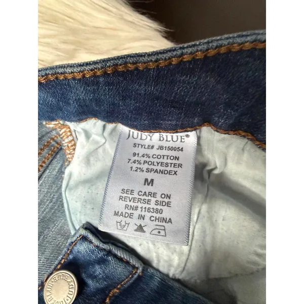 Judy Blue Distressed Denim Shorts Medium - Image 4
