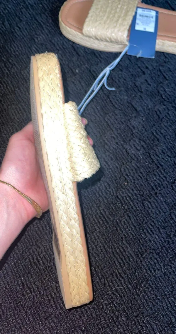 Platform Sandals Size 8.5 - Image 4