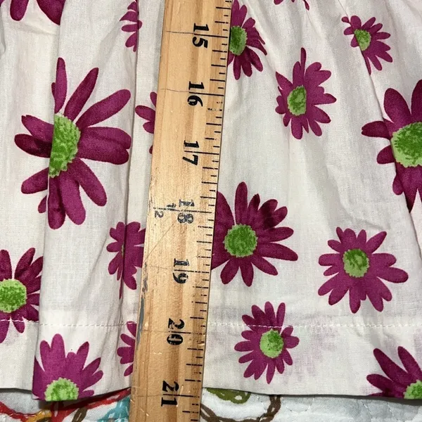 &MERCI medium ivory Hey Girl Flower Bubble Sleeve Top In White purple flowers - Image 7